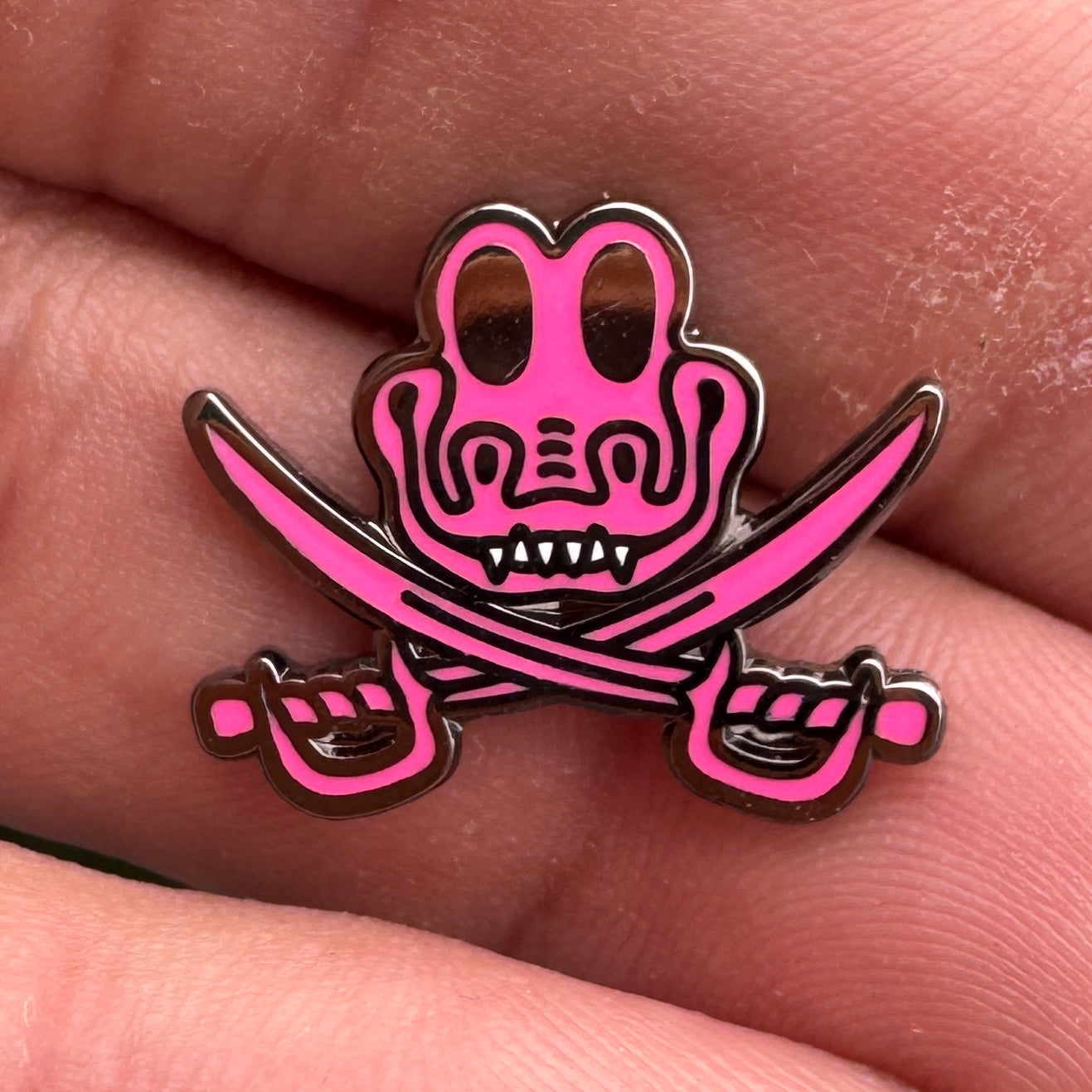 Jolly Gizzy Lapel Pin Pink