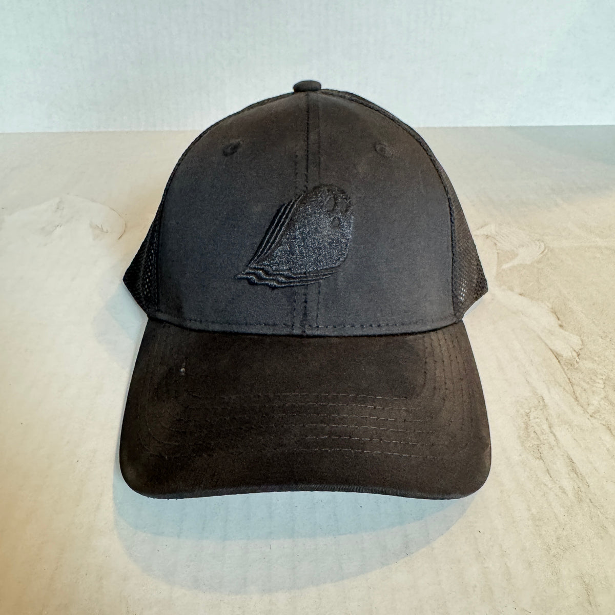 Display Hat Sale Trucker Ghost Black