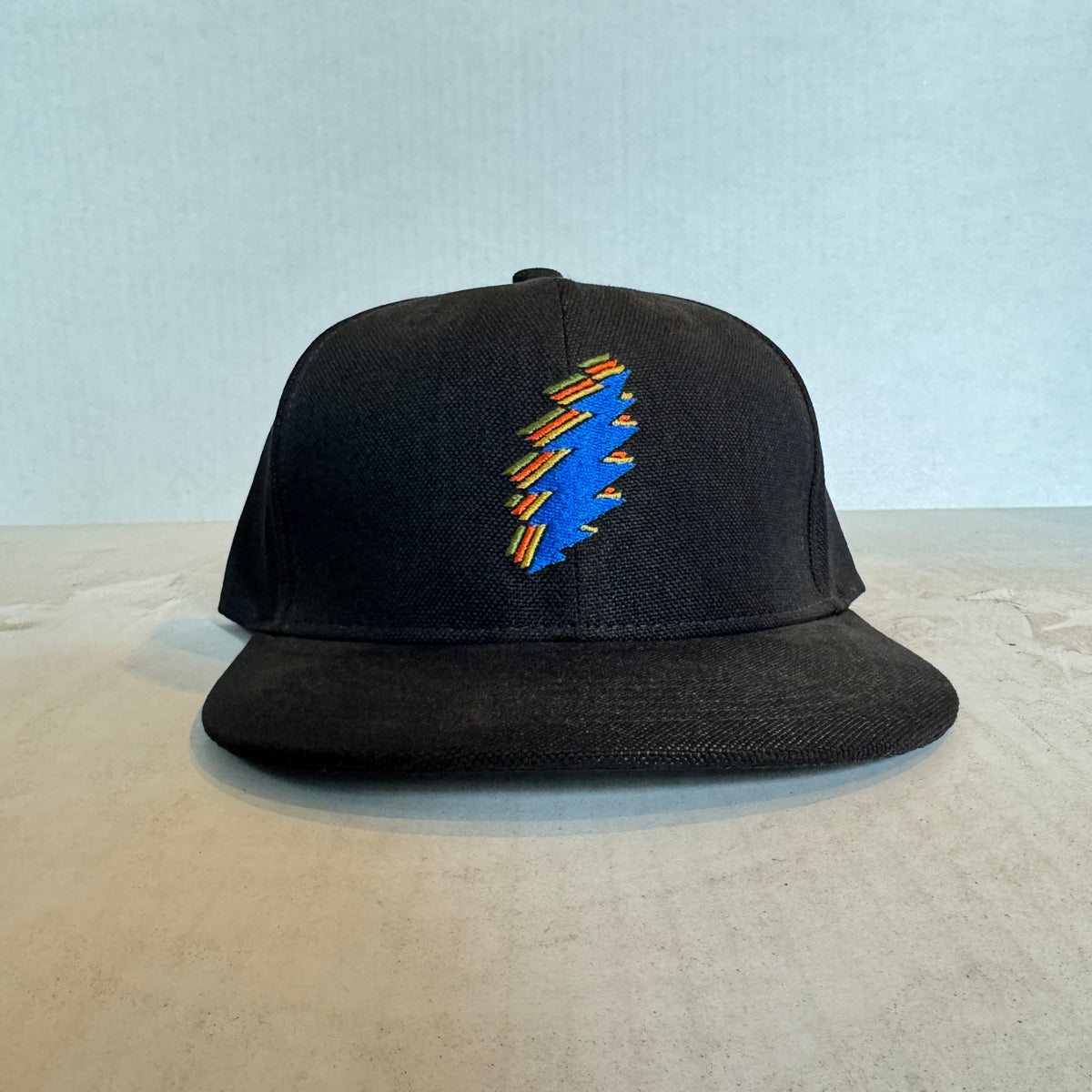 Display Hat Sale Structured Hemp Bolt Black